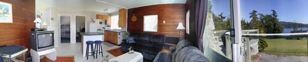 Sooke Vacations - Ty Collwyn Waterfront Retreat - Property Image 6