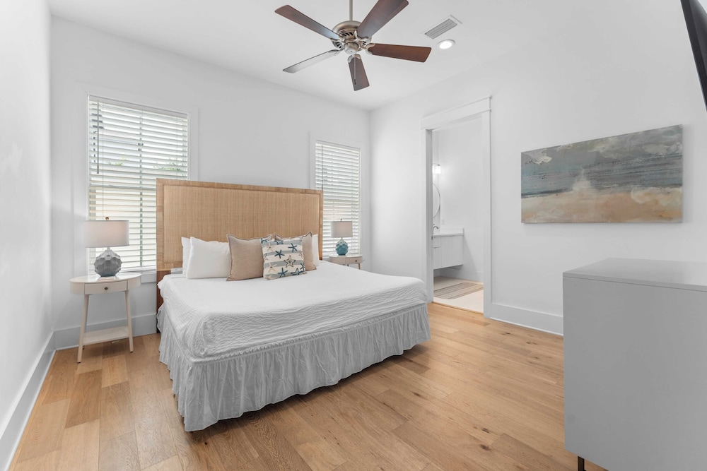 Walk to Beach + Pool, Hot Tub & Game Room 30A Ohana Grande by Avantstay