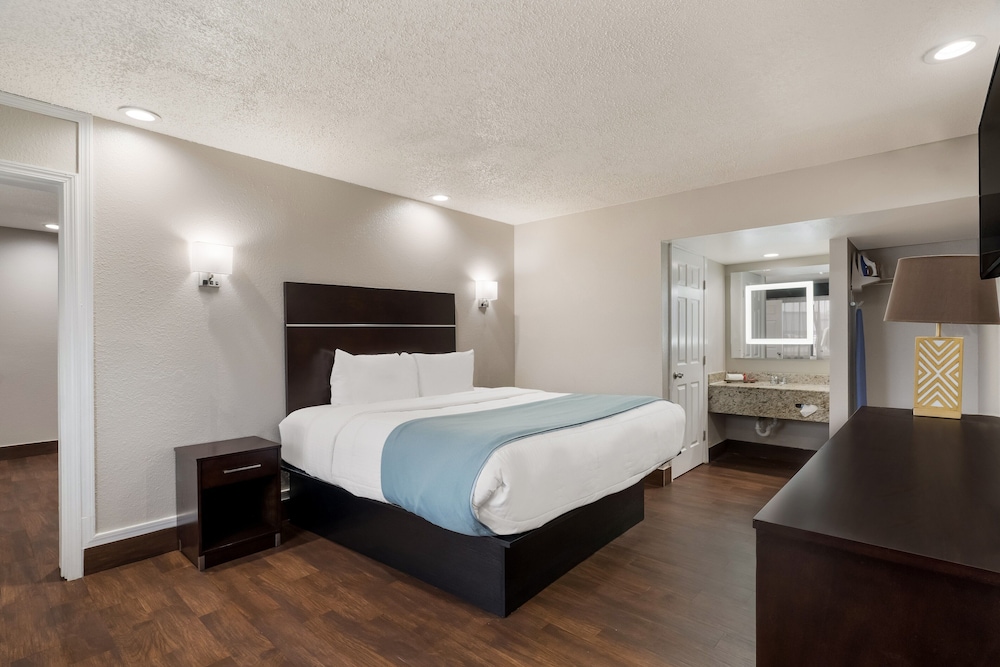 Spanish Trails Inn