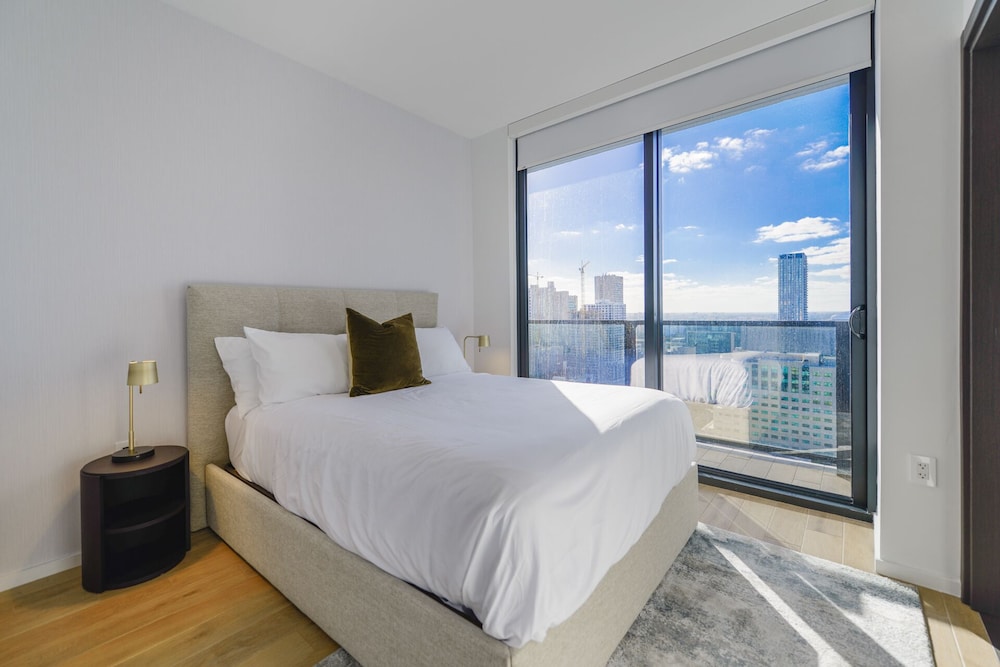 Luxury Condo  In The Epicenter of Miami