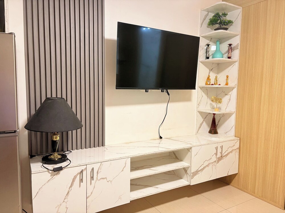 Metros Hideaway Shore Tower B