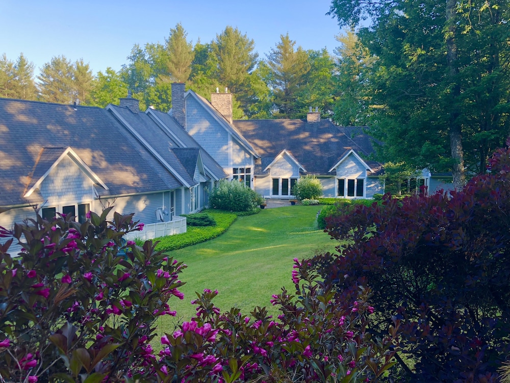 Stone Hill Inn