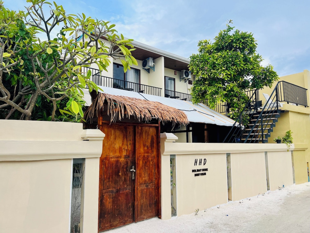 Holiday Home Dhiffushi photo 1