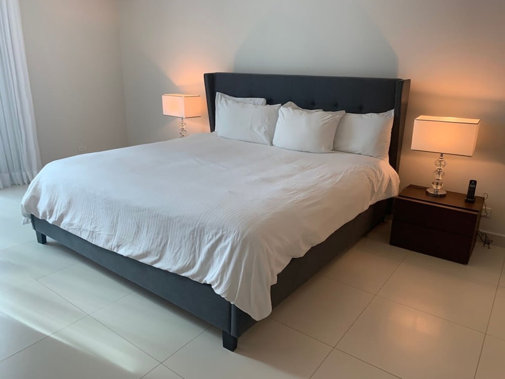 Amaranta Park I 2 Bed Apt With Balcony