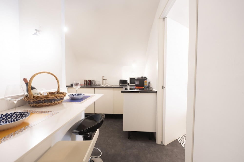 Caden Splace - Dbalconycollection at Piazza Navona