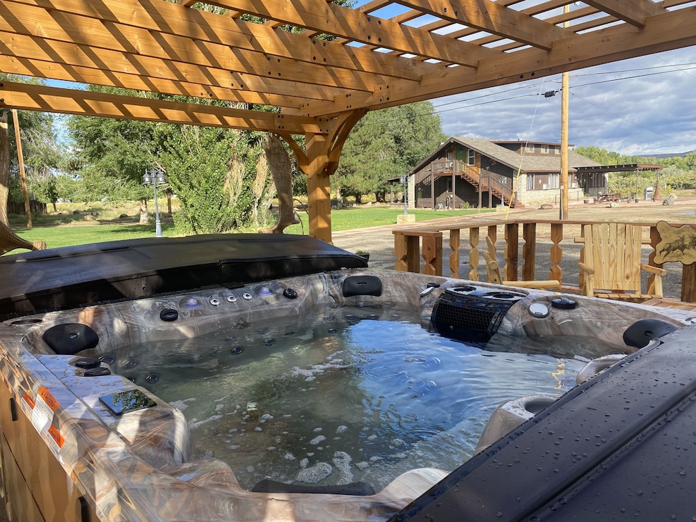 Moosehead Lodge & Cabins