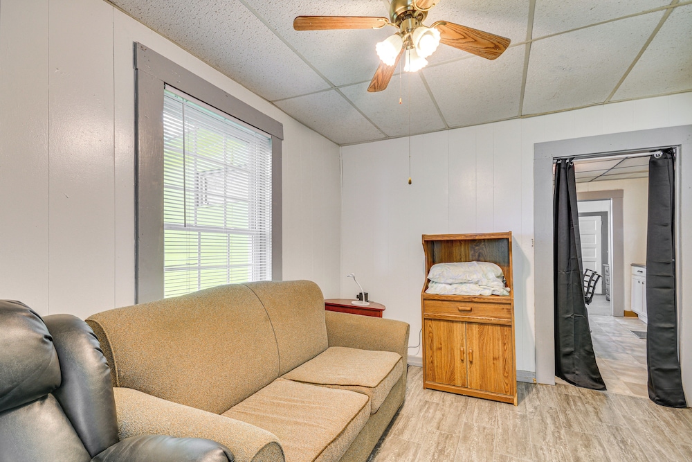 Pet-friendly Home w/ Grill & Porch in Martinsville