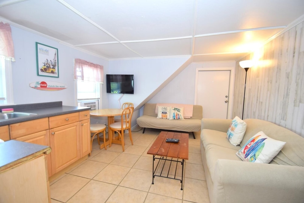 Parrot Bay-key West Cabanas 43 1 Bedroom Condo by RedAwning view 5
