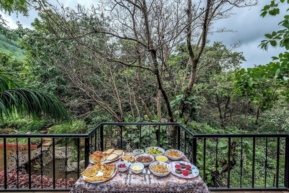 CosmicStays Windchime Homestay at Mulshi