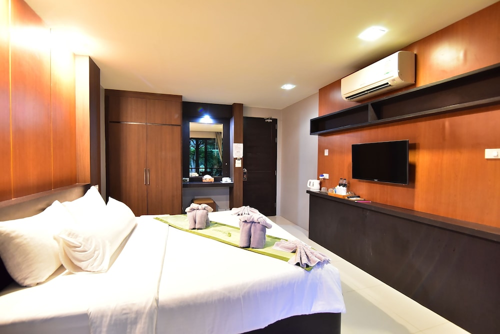 The Breeze Lipe Resort