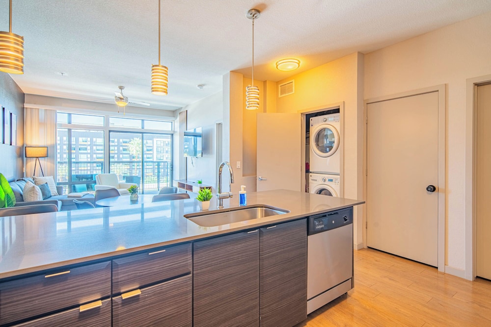 ROVE LIVING/KL - Iluminate