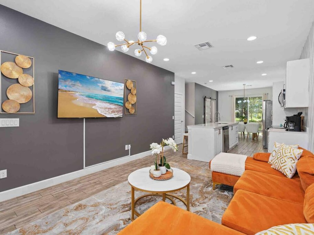 Super Calm- Sleeps 17 W Designs Close TO Parks