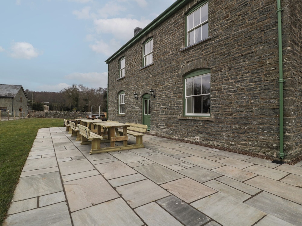 Evenjobb Court Farmhouse