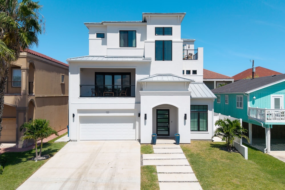 Miramar House, 120 E. Constellation 6 Bedroom Home
