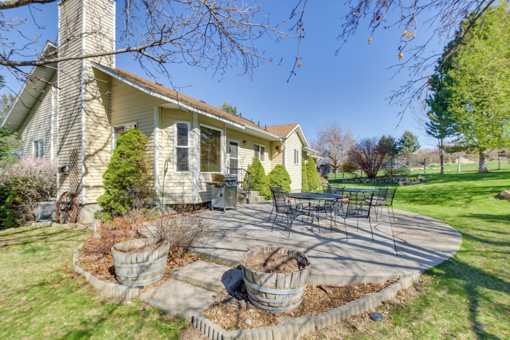 5 Mi to Downtown Logan: Scenic Retreat w/ Patio