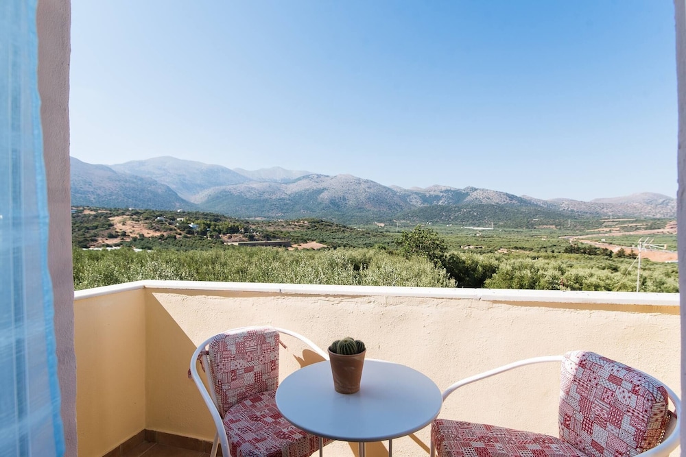 Sea View Studio 8 km 5min Away From Malia view 4