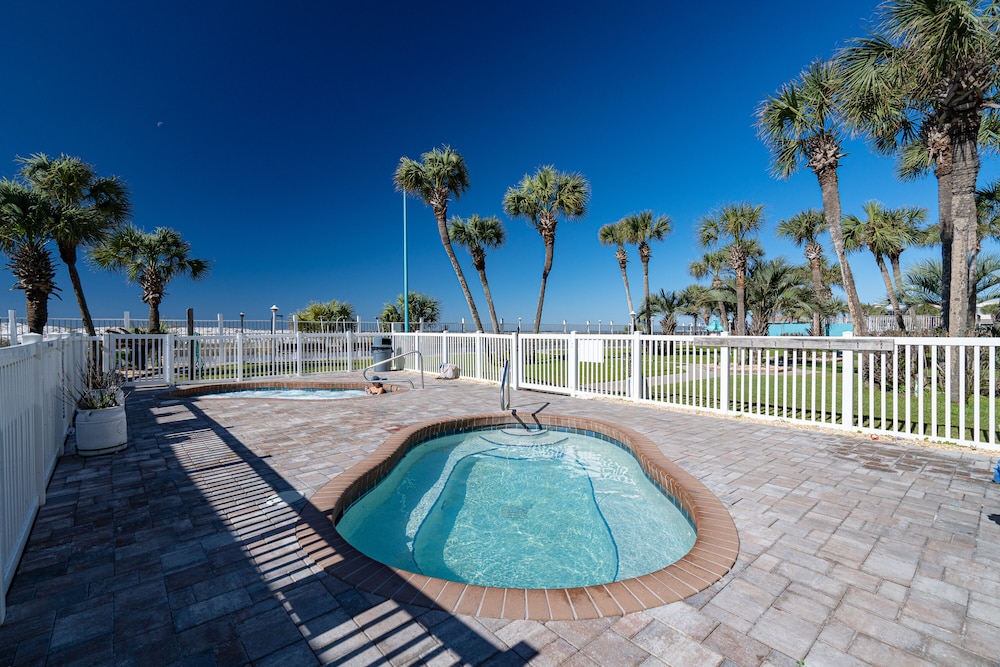 Turtle Love Resort Amenities & Ocean Views! view 5