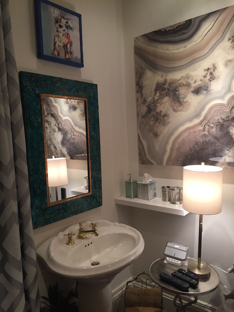 John Thomas Bed and Bath