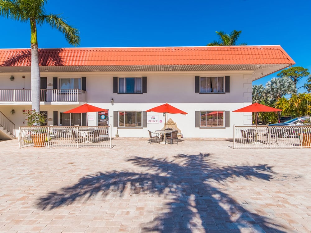 Orlando Vacations - Hibiscus Suites - Gateway to Siesta Key - Property Image 4
