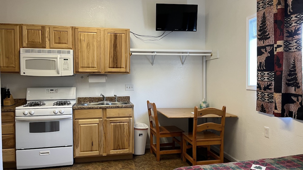 Denali Rainbow Village RV Park and Motel