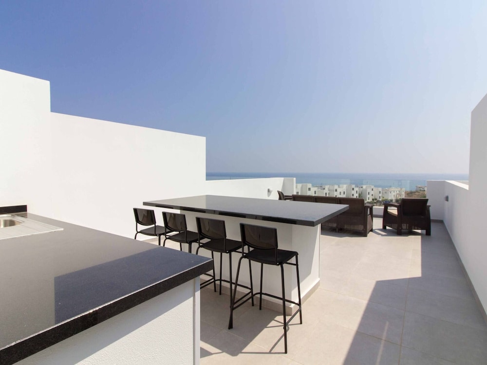 A20 Sun Valley Cove Garden Duplex Apartment