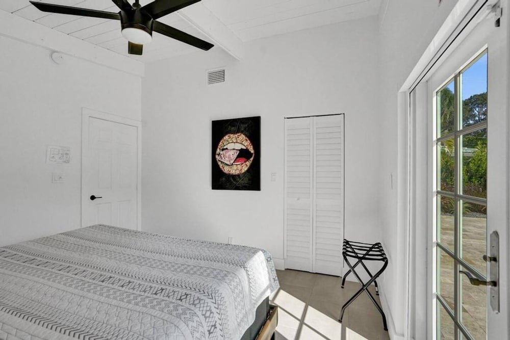 Pool House 3 Bedroom Home Victoria Park