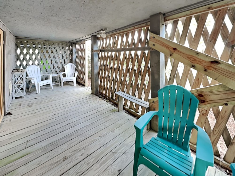 Pelican Nest by Topsail Realty