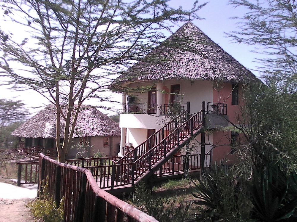 Sirville Lake Elementaita Lodge