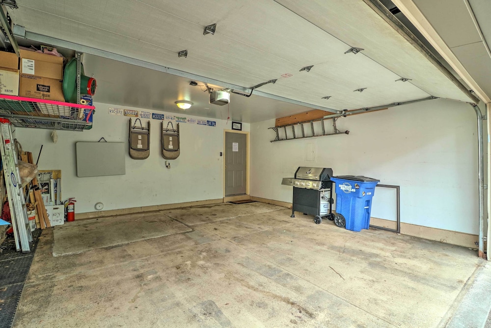 Urban Escape w/ Patio - 2 Mi to Downtown Detroit!