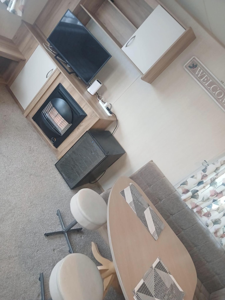 Abi Caravan Sleeps 8 Lyons Winkups Holiday Park