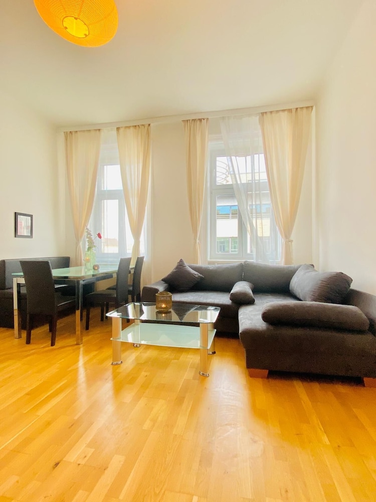 Bright 2BR Apartment Near Westbahnhof