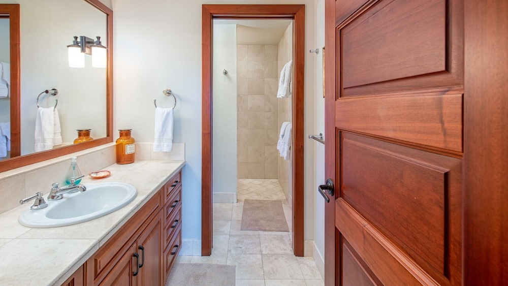 Spacious Townhome - Stunning Golf Course Views - Pool & Fitness- Vrkcv