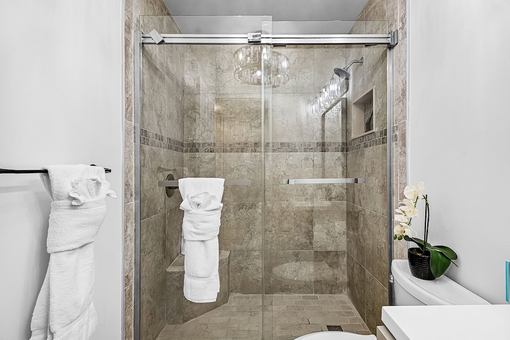 1511 Seas The Day: Batiki West Unit #504 2 Bedroom Condo
