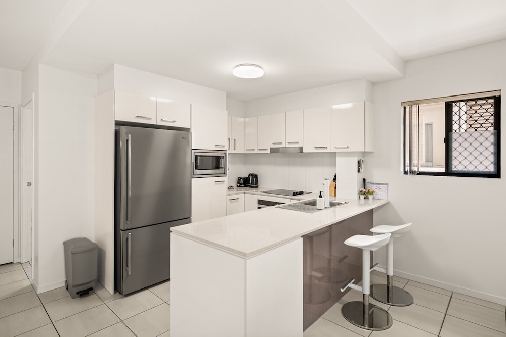Central South Brisbane Stay With Pool Access