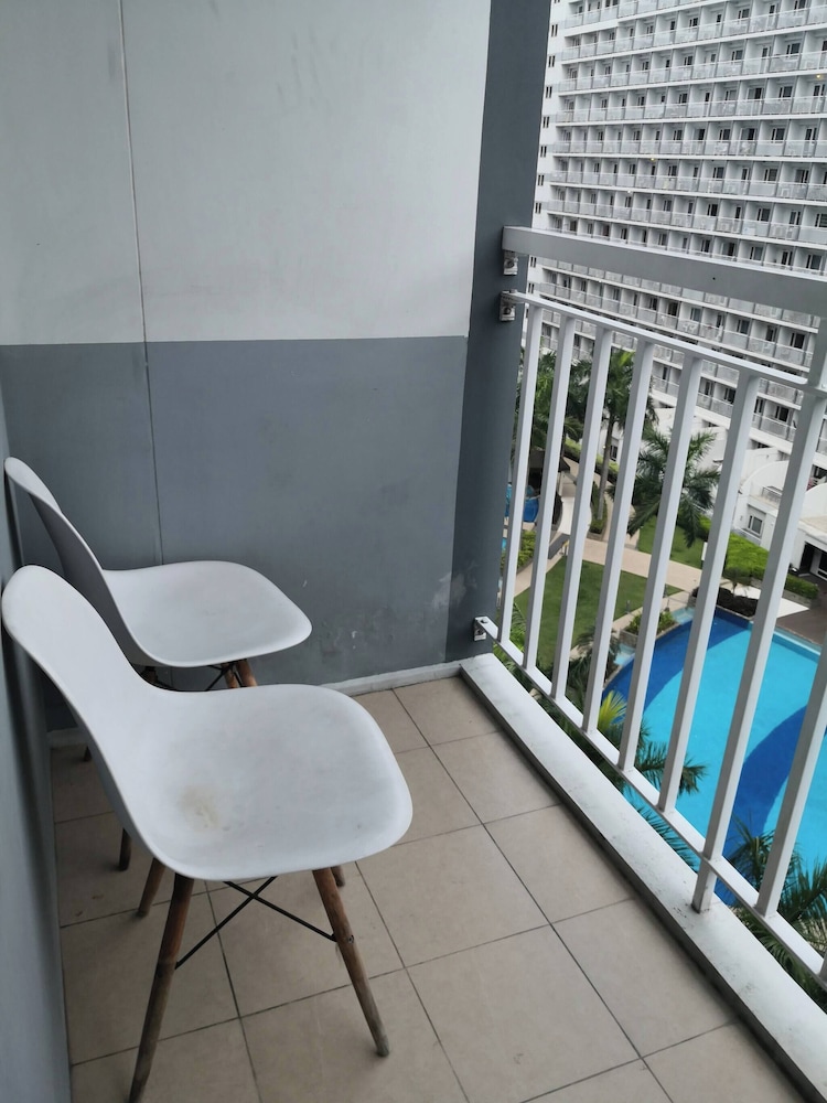 Fancy Pasay City Apartment for Rent - Mall of Asia Nearby Front of Mall Of Asia