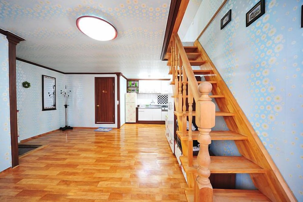 Star Song Pension
