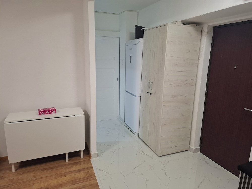 Apartment, 3 Rooms,nearby Piata Victoriei and Gara de Nord, Main Railwaystation