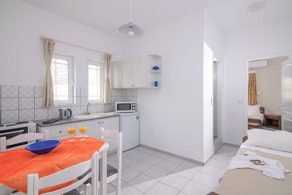 Litsa Mare apartments