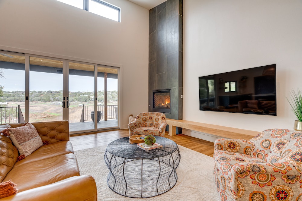 Chic Burnet Home on Lake Buchanan w/ 2 Fireplaces! - Property Image 24