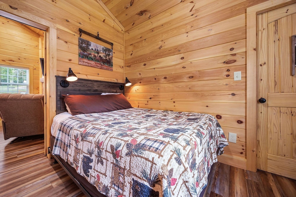 The Homestead 2 Bedroom Cabin