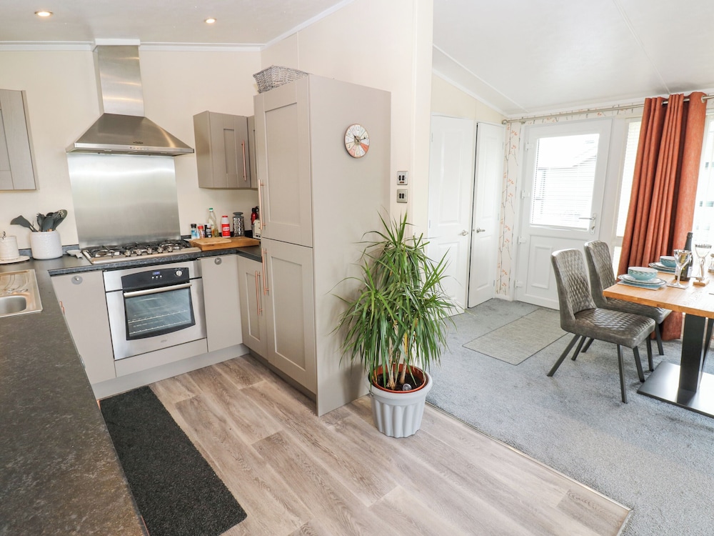 Plot 32