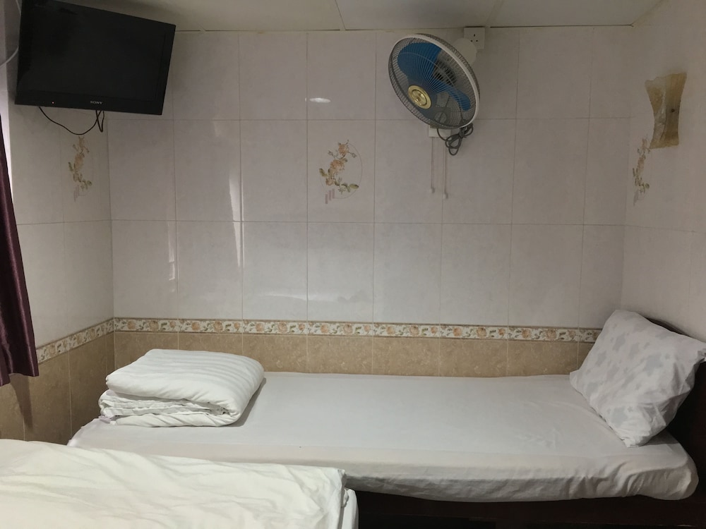 Everest Hostel