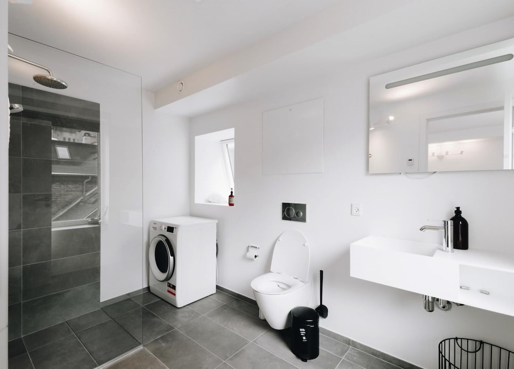 NEW 120sqm Apt Luxury Design Heart of CPH view 2