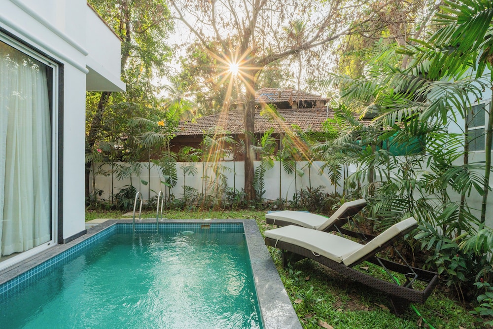 ELIVAAS Laguna Camellia | Luxe 4 BHK Villa Near Popular Beaches with Private Pool