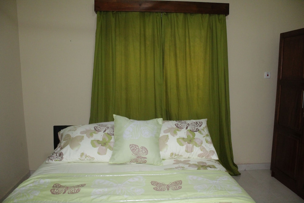 Evergreen Apartments