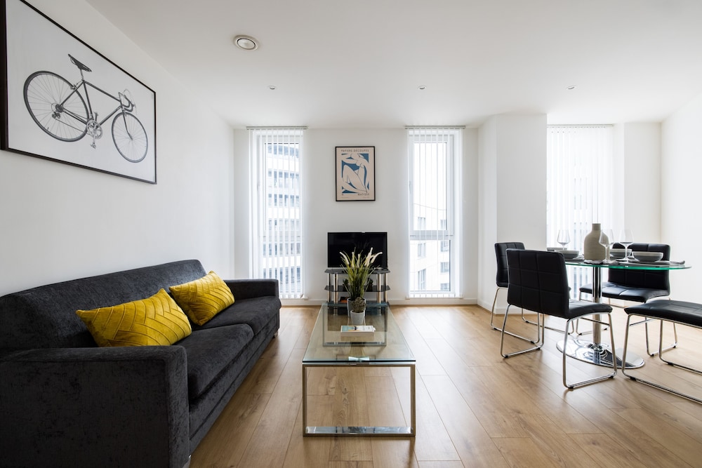 Spacious 2 Bed Flat in Hoxton