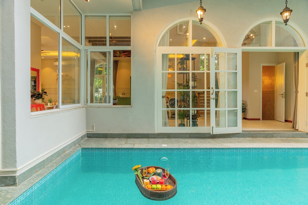 Esh Cottages Birch | Hillside 4-BHK Hideaway With Lush Garden, Common Pool, & Gaming Zone