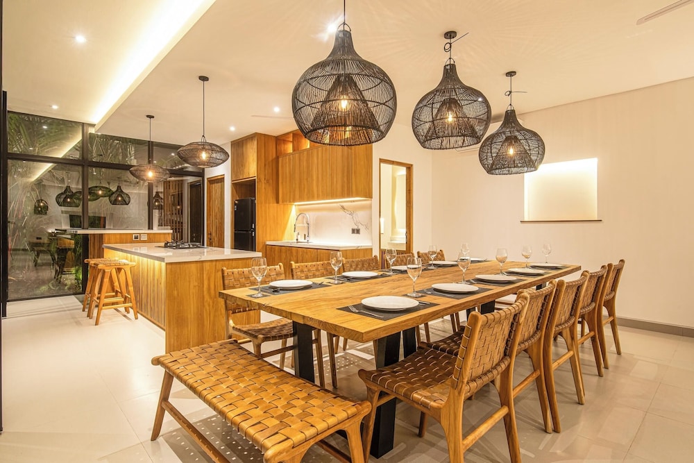 Opulent 6BR Villa, 400m From Canggus Golden Shore
