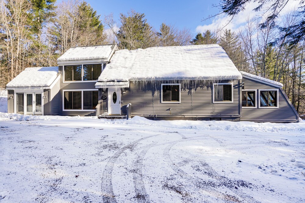5 Mi to Ski: Family-friendly Home in West Dover!