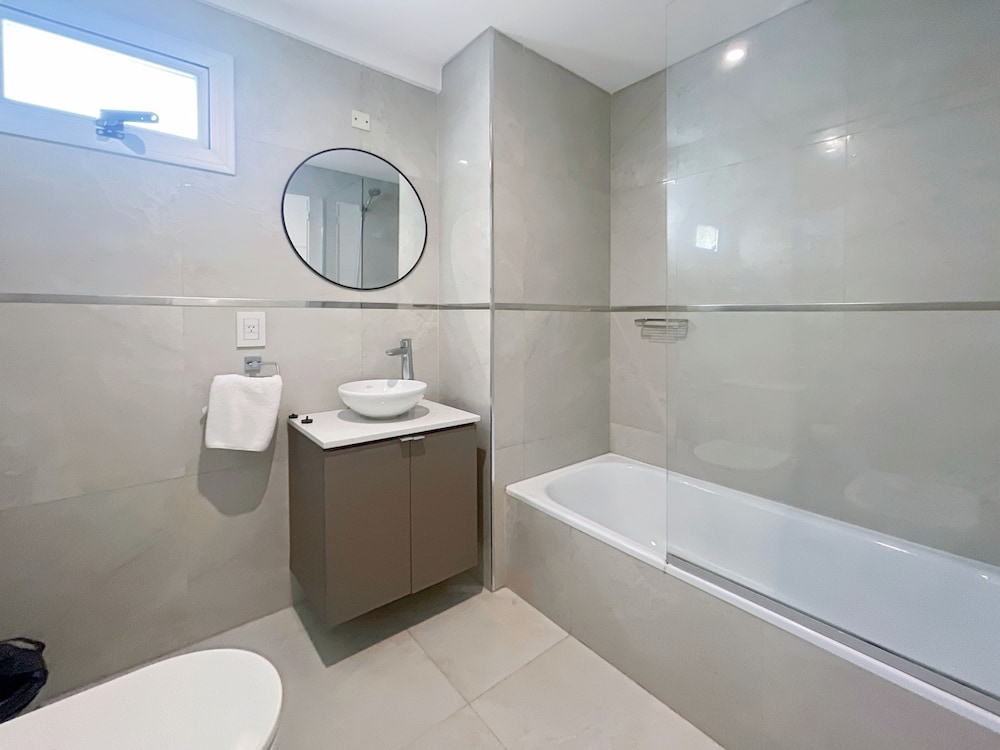 Ayres Suites Moreno